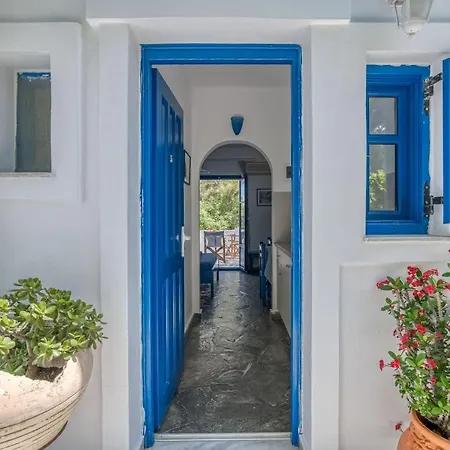 Alpha * Naousa (Paros)